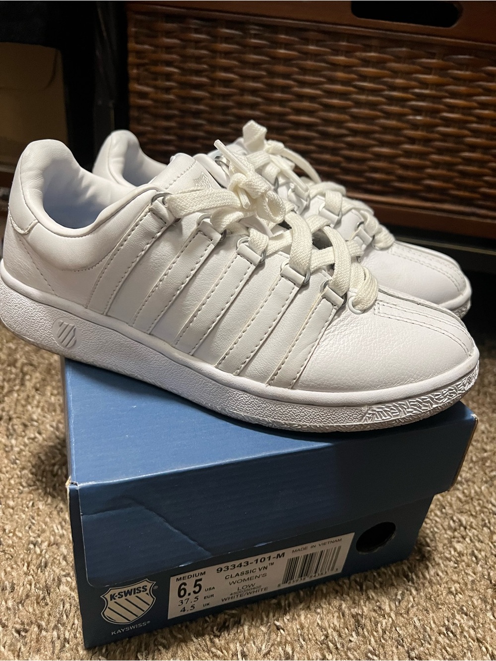 K-Swiss White Women's Low-Top Lace-Up Sneakers